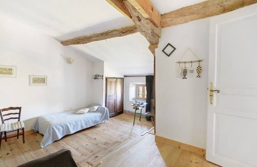 Rieucros Bed & Breakfast | Bed and Breakfast 'La Mare' with Shared Terrace, Shared Garden and Wi-Fi