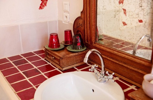 Rieucros Bed & Breakfast | Bed and Breakfast 'Le Bosquet' with Shared Terrace, Shared Garden and Wi-Fi