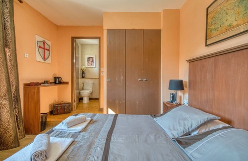 Le Fraysse Bed & Breakfast | Bed and Breakfast 'Les Templiers' with Shared Pool, Shared Garden and Wi-Fi