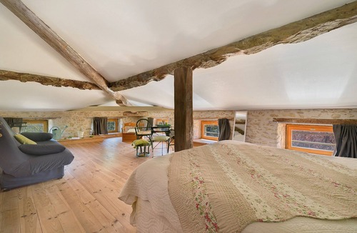 Rieucros Bed & Breakfast | Bed and Breakfast 'Le Jardin' with Shared Terrace, Shared Garden and Wi-Fi