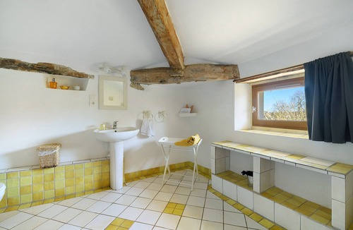 Rieucros Bed & Breakfast | Bed and Breakfast 'Le Poulailler' with Shared Terrace, Shared Garden and Wi-Fi