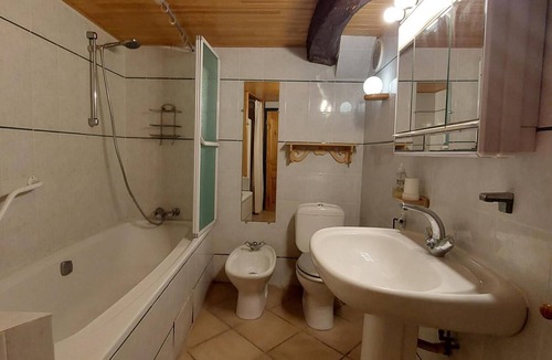 Tuchan Bed & Breakfast | Bed and breakfast : Les maisons de Gaïa