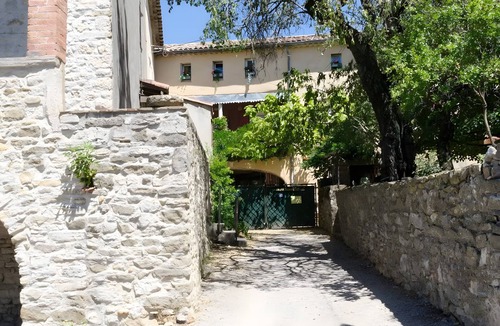 Vezenobres Apartment | Bed and Breakfast 'Mas Abicou - Alma' with Shared Pool, Private Terrace and Wi-Fi