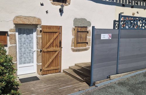 Montournais Bed & Breakfast | Bed and breakfast near Puy du Fou