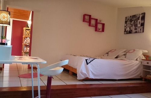 Montolieu House | Bed and breakfast rental - 15 mn de Carcassonne - Swimming pool