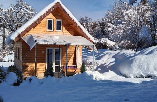 Theys Ski Chalet | Bed and Breakfast Rental