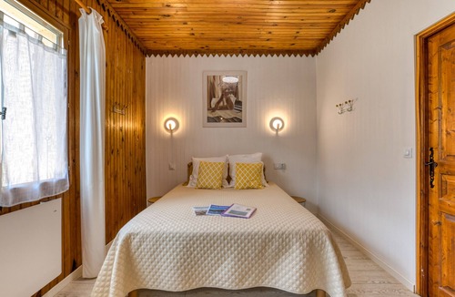 La Salvetat-sur-Agout House | Bed and breakfast 'Saints-Peyres' with Shared Terrace, Wi-Fi
