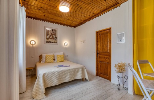 La Salvetat-sur-Agout House | Bed and breakfast 'Saints-Peyres' with Shared Terrace, Wi-Fi