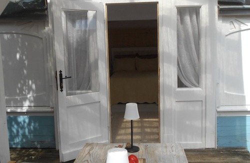 Arlanc Bed & Breakfast | Bed and breakfast: "Suite cabane Roulotte" in the heart of the vegetable garden, breakfast included.