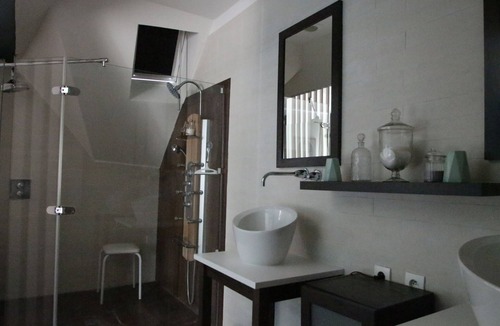 Couffy House | Bed and Breakfast Symphony 2 pers. from the bamboo pond