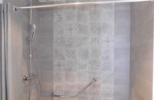 Chateauneuf-de-Galaure House | bed and breakfast 2 people access PMR