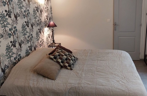 Dissay-sous-Courcillon House | Bed and breakfast abalone