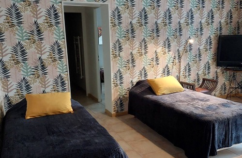 Dissay-sous-Courcillon House | Bed and breakfast abalone