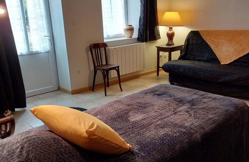 Dissay-sous-Courcillon House | Bed and breakfast abalone