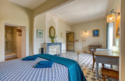 Saint-Andre-de-Sangonis Bed & Breakfast | Bed and Breakfast 'Vue Jardin' with Shared Pool, Shared Garden and Wi-Fi