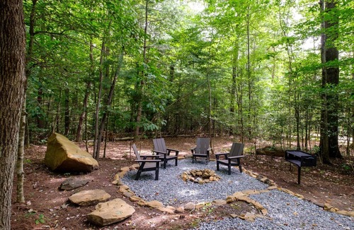 Balsam Grove Cabin | Bed & Bear - Couples Glamping Cabin