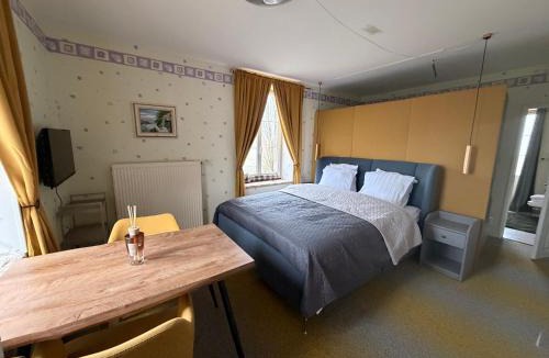 Intercommunalite d'Alencon Bed & Breakfast | Bed & Breakfast Chateau Saintonge