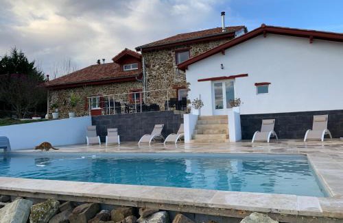 La Bastide-Clairence Bed & Breakfast | Bed & Breakfast Perbos 1556