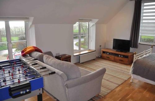 Wincanton Apartment | Bed@Byways, Holton