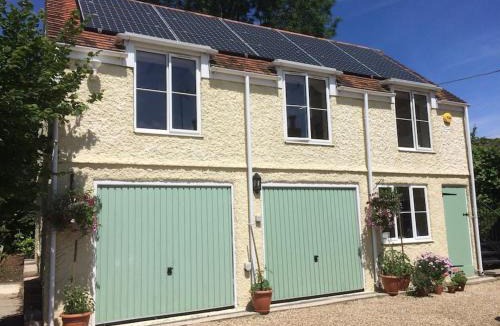 Wincanton Apartment | Bed@Byways, Holton