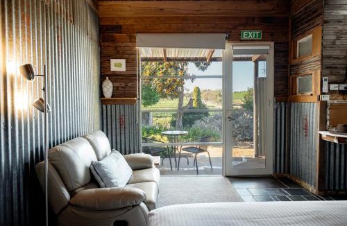 Upper Wakefield Bed & Breakfast | Bed in a Shed Vineyard Stay