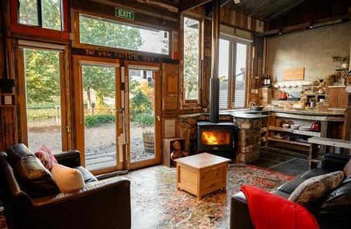 Upper Wakefield Bed & Breakfast | Bed in a Shed Vineyard Stay