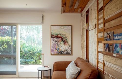 Upper Wakefield Bed & Breakfast | Bed in a Shed Vineyard Stay