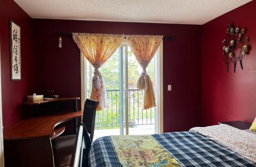 Northwest Calgary House | Beddington masteroom close airport!