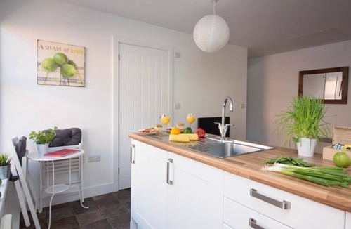 Eastleigh Apartment | Beddoe Apartments