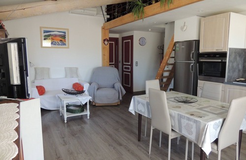 Bedoin Apartment | BEDOIN APARTMENT * AIR-CONDITIONED +TERRACE IN VILLAGE AT FOOT OF MONT VENTOUX