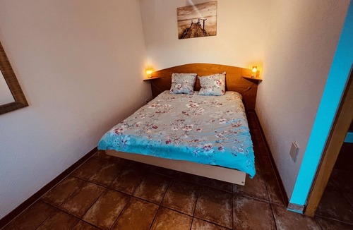 Saxon House | Bedroom 1 Gîte la Cigale
