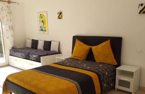 Aubais Bed & Breakfast | Bedroom 3 - Villa des masques