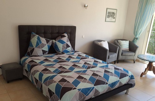 Aubais Bed & Breakfast | Bedroom 4 - Villa des masques
