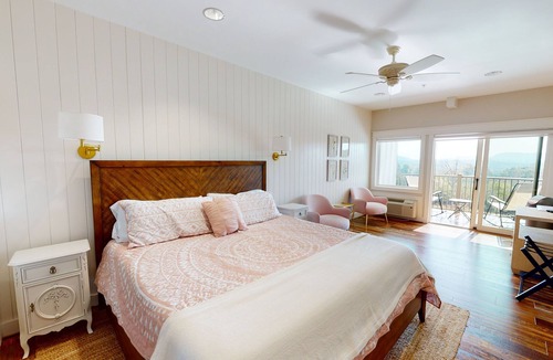 Westfield Cabin | Bedroom 7 - The Big Creek Lodge