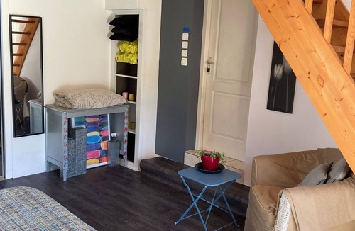 Gragnague Bed & Breakfast | Bedroom and bathroom