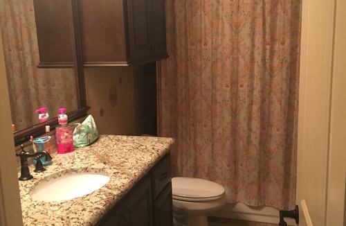 South Oklahoma City House | Bedroom in a beautiful home close to OU or OKC