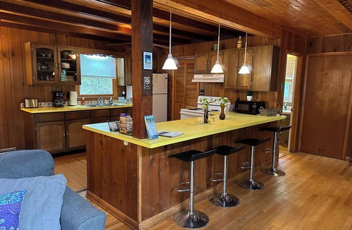 Front Royal Cabin | Bedrooms 2, Bathrooms 1.5, Sleeps 4