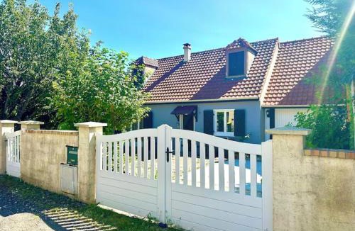 Monnerville House | Bedrooms in a House in Quiet Village