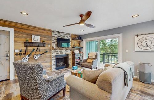 Sugar Mountain Apartment | Bee Branch 05