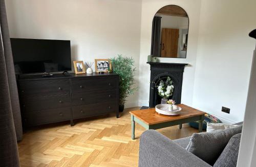 Romsey House | Bee Cottage - Romsey