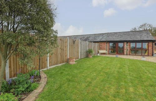 Irstead House | Bee Happy Barn