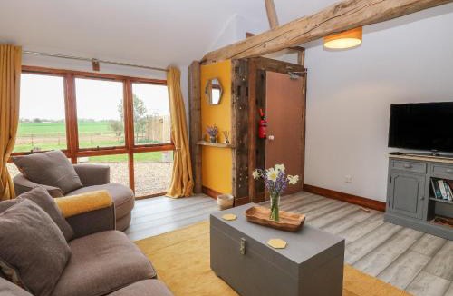 Irstead House | Bee Happy Barn
