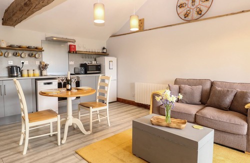 Irstead Cottage | Bee Happy Barn