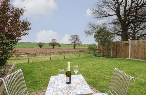 Irstead Cottage | Bee Happy Barn