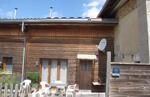 Les Chalesmes House | Bee house