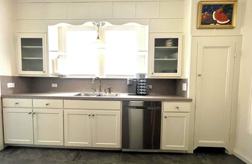 Brenham House | BEE in BRENHAM Holiday Cottage - Premium location walking distance to downtown