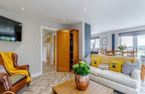 Alfreton House | Bee Keepers Cottage