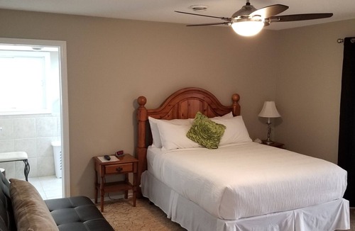 Port Franks Bed & Breakfast | Bee 'n Bee Bed n' Breakfast