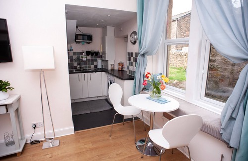 Cupar Apartment | Bee's Townhouse Apartment