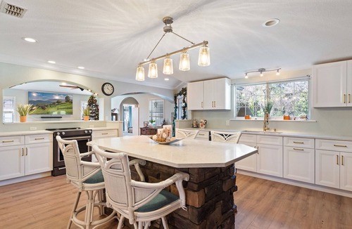 Longwood House | Bee's Tropical Charm